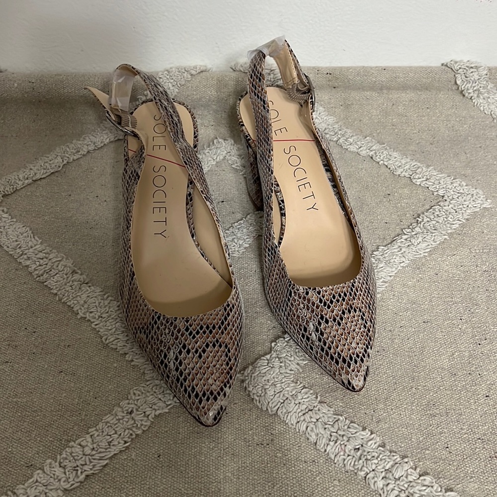 Sole Society Pump